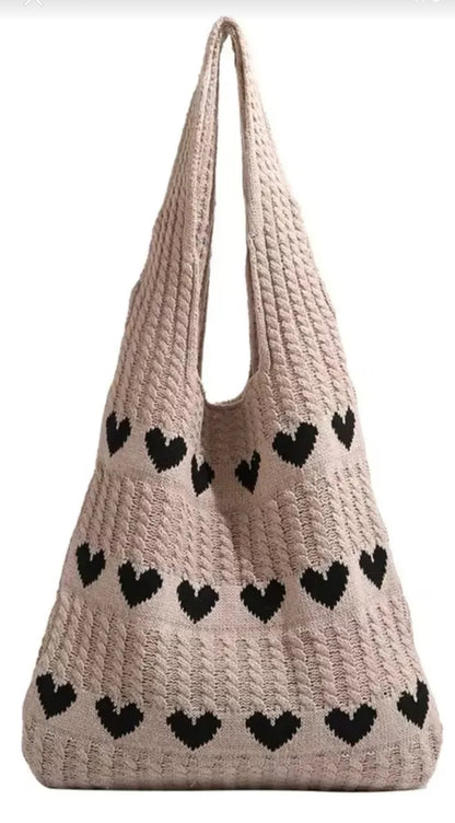 Bolso de hombro tejido diseño corazones